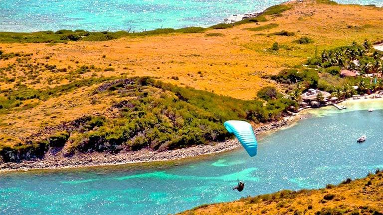 Paragliding in St Martin