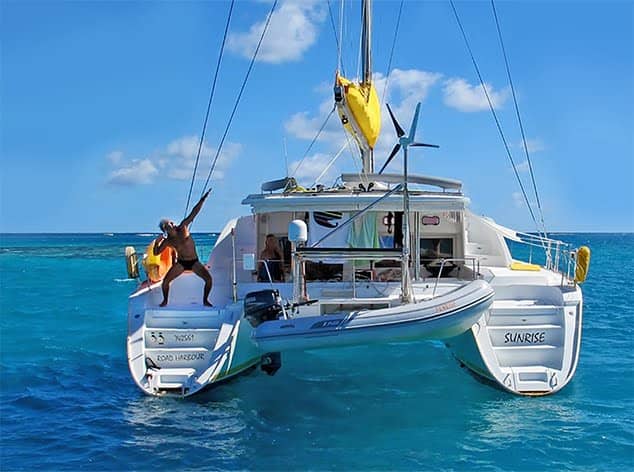 Sandi Spit Island et notre yacht de luxe Sunrise